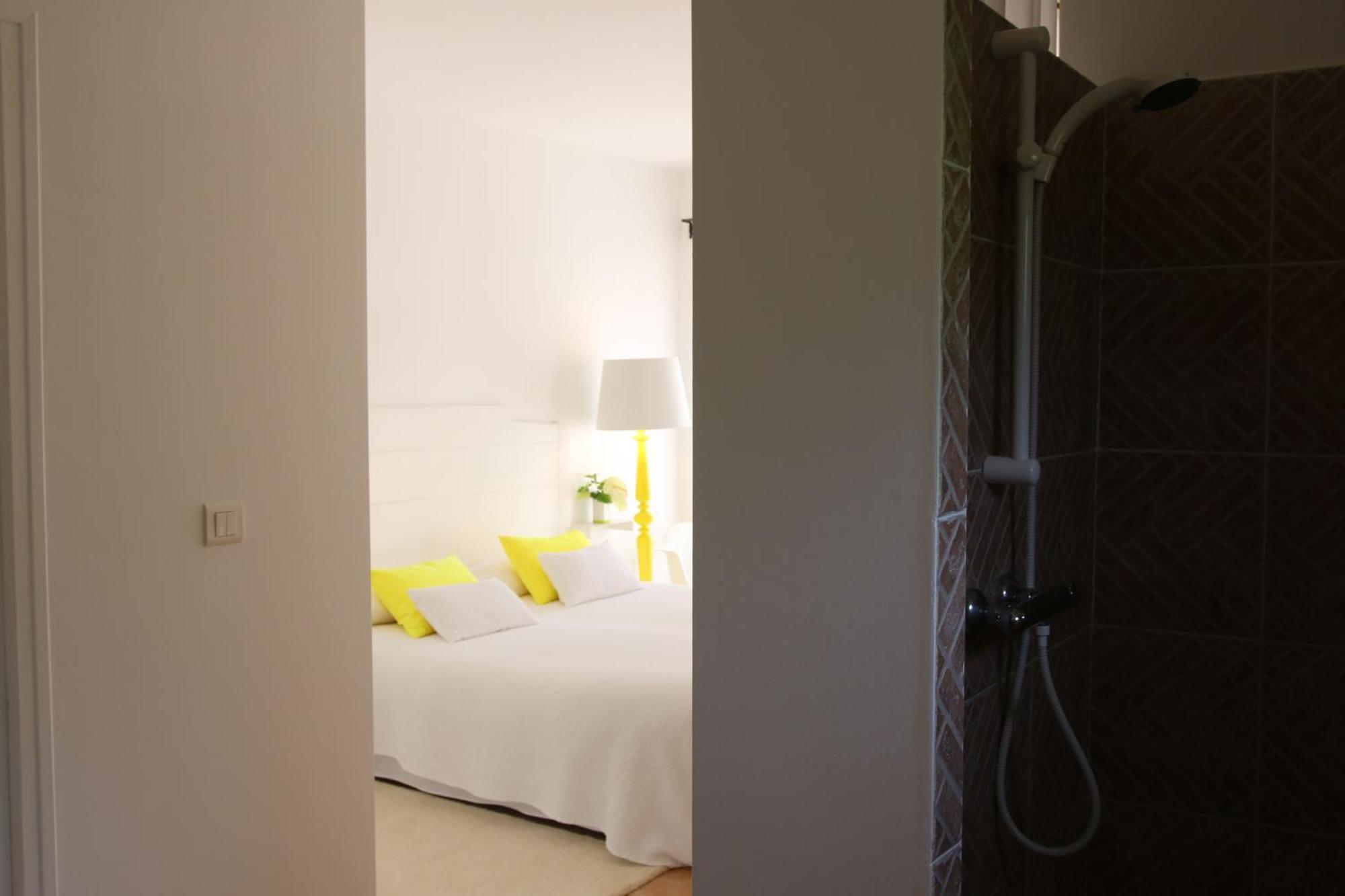 Bed and Breakfast Le relais d'Angélique Lunel  Habitación foto